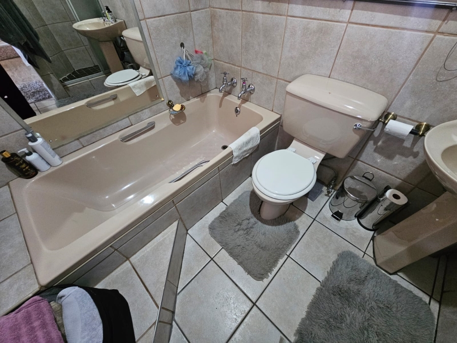 4 Bedroom Property for Sale in Sasolburg Ext 11 Free State